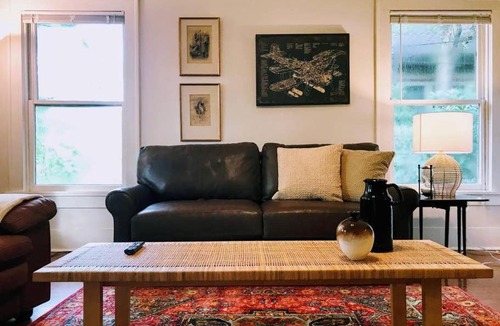 Neartown House | Charming, Quiet Apartment in the Heart of Montrose