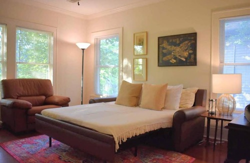 Neartown House | Charming, Quiet Apartment in the Heart of Montrose
