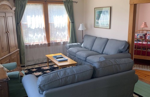 Hartland Cottage | Charming rural 2-bedroom cottage with amazing view in Hartland, Vermont