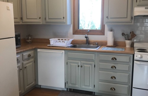West Falmouth Cottage | Charming saltbox cottage-minutes to bike path, dock and beach