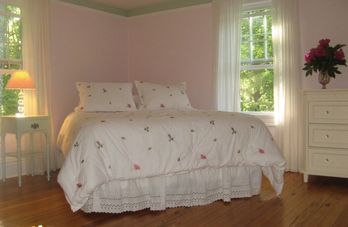Wytheville Other | Charming, secluded turn of the century home ideal for a relaxing family retreat