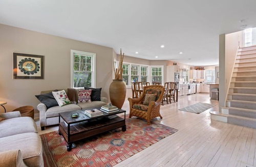 Village of Southampton House | Charming Southampton Village Home 4 Bedroom, 2 Bath n5 minutes from the beach