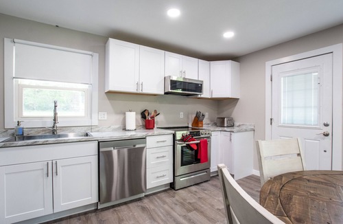 Damascus House | CHARMING & SPACIOUS 4-BEDROOM VACATION HOME!