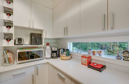 Thornton House | Charming Thornton Escape w/Sauna + Gazebo!
