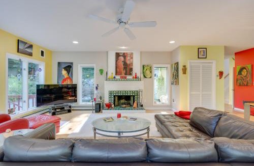 Thornton House | Charming Thornton Escape with Sauna and Gazebo!
