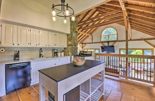 Waitsfield House | Charming Waitsfield Escape 10 Mi to Sugarbush!