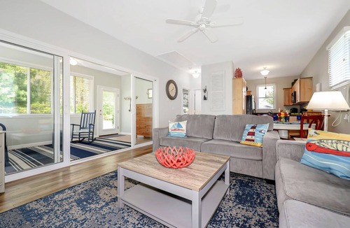 Summer Village Cottage | Charming Wells cottage w/amenities galore! 1 mile to beach, 3 miles to Ogunquit