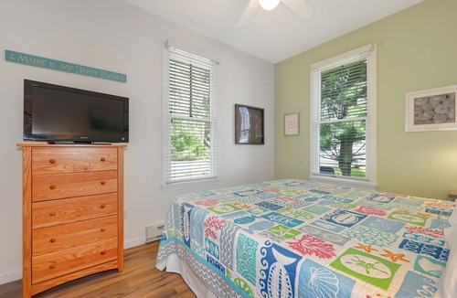 Summer Village Cottage | Charming Wells cottage w/amenities galore! 1 mile to beach, 3 miles to Ogunquit