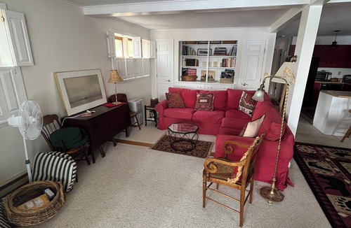 Mirror Lake Cottage | Charming YEAR ROUND 4-bedroom cottage on Lake Winnipesaukee