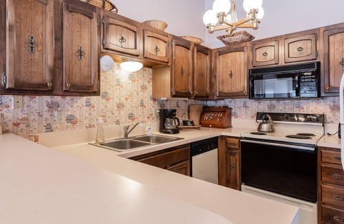 Mammoth Lakes Condo | Chateau Blanc #13
