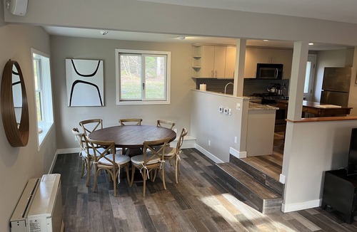 Warren House | Cheerful 3 bed/2.5 bath home w/hot tub - sleeps 9