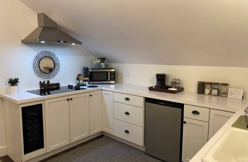 Oxford Apartment | Chic Cozy Guest House in Oxford NY w/Views! Walkable to Shops & Restaurants