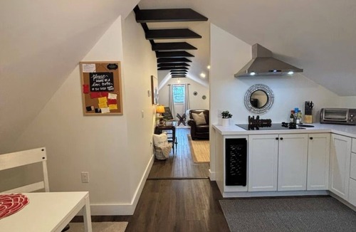 Oxford Apartment | Chic Cozy Guest House in Oxford NY w/Views! Walkable to Shops & Restaurants