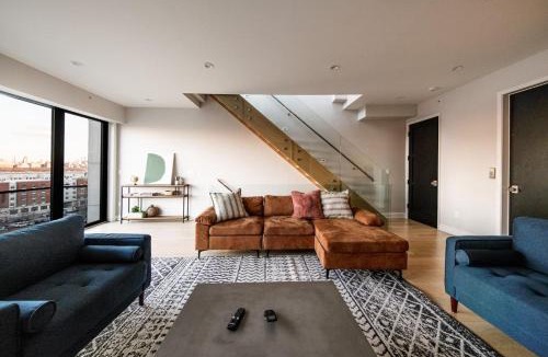 North Bergen House | Chic Luxury 4BR Townhome with NYC Views