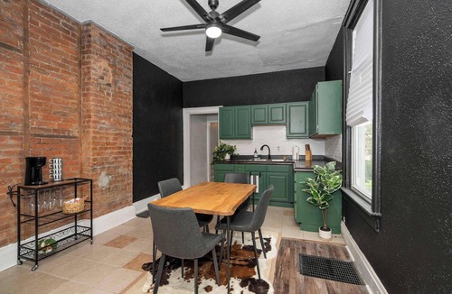 Walnut Hills House | Chic Modern Gem w/Style Suites