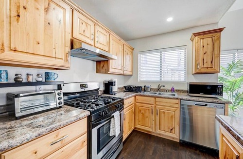 Summerlin House | Chic Vegas Retreat: Near Top Attractions