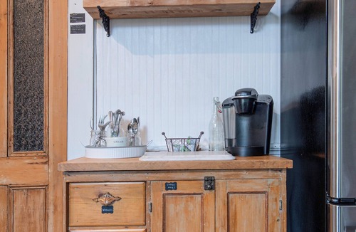 Chester Depot House | Circa 1868 Chester Home/Victorian Farmhouse-Less than 20 MIN TO OKEMO