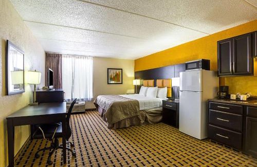 Lake Jackson Hotel | Clarion Pointe Lake Jackson - Clute