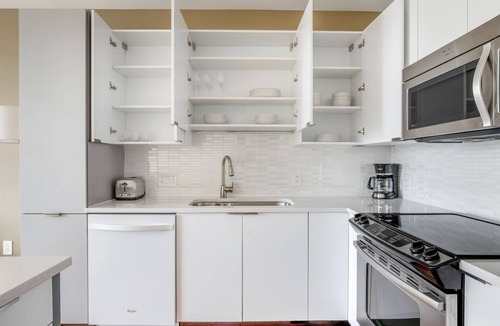 Chinatown Apartment | Classic Downtown 1BR w/W/D & Gym, nr Greenway, by Blueground