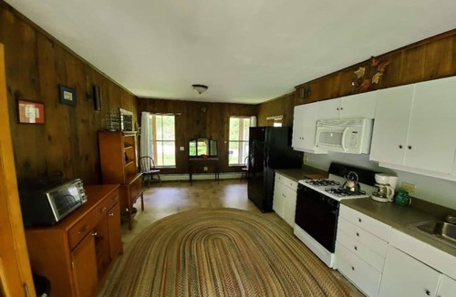 Warren House | Classic Vermont Farmhouse near Sugarbush Resort