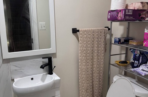 Dumfries Apartment | Clean and cosy 1-bedroom apartment