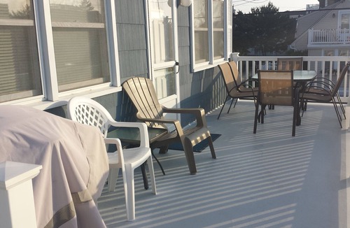 Beach Haven Park House | CLEAN AND SPACIOUS BEACH VACATION FAMILY RENTAL - 2ND FLOOR