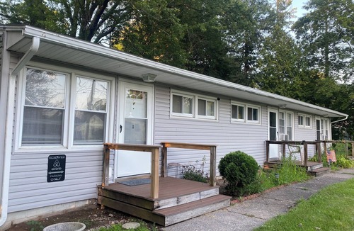Oneida House | Cliffside Getaway: Turning Stone, Vernon Downs,etc