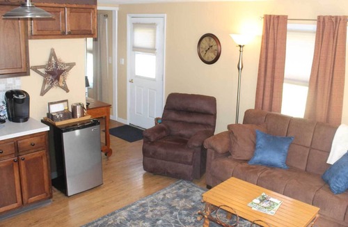 Clinton Apartment | Clinton's Pet Friendly B&B