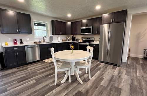 Etna House | Close to Cornell University, IC, wine trails, airport, waterfalls & more!