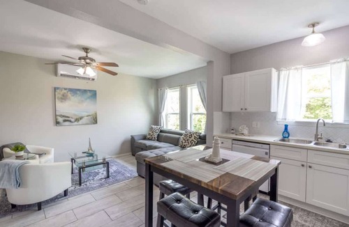 San Jacinto Apartment | Close to the beach, Strand District & shared BBQ grill