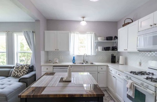 San Jacinto Apartment | Close to the beach, Strand District & shared BBQ grill