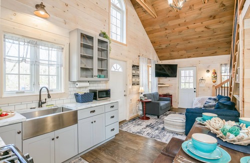 Interlaken Cottage | 🍷CLOUD WINE COTTAGE FLX🍷secluded w/HOT TUB in the heart of wine country!