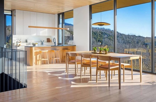 Brownsville Cabin | Cloudborne Cabin: 22 acres of luxury by Woodstock