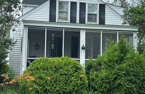 Moody House | Coastal Comfort: Family-Friendly 2BR Beach House in the Heart of Wells