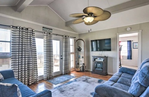 Surfside Beach House | Coastal cottage getaway with plenty of charm & personality. Ramp for easy access