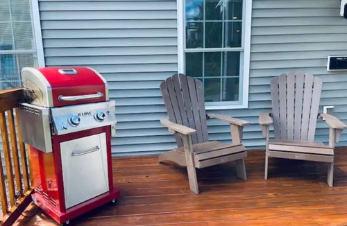 Kittery Cottage | Coastal Cottage - Porch, Grill, Walk to Portsmouth
