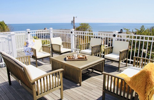Cape Neddick House | Coastal Cottage w/Roof Deck Ocean Views - York, ME 4 Beds, 3 Baths, Sleeps 9