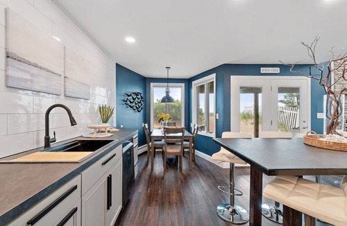 Newbury House | Coastal Modern Beachfront Chalet, sleeps 10+
