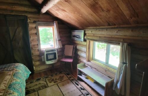 Carthage House | Colby's Cabin RUSTIC Off Grid Wilderness Retreat