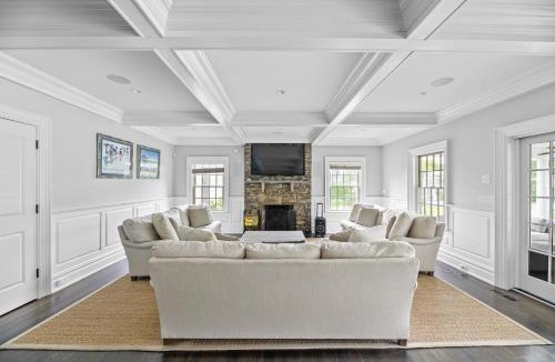 Shinnecock Hills House | Colonial Hampton Charm