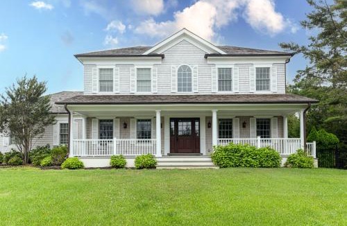 Shinnecock Hills House | Colonial Hampton Charm