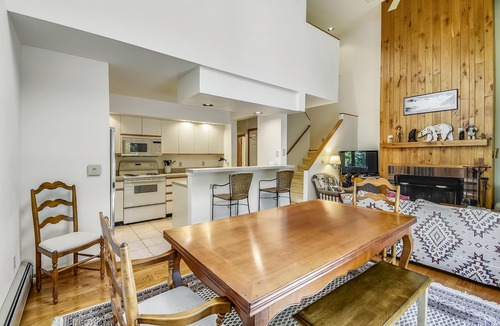 Killington House | Colony Club C12 Located in the heart of Killington is a beautiful spacious townhouse with plenty of space for multiple families to vacation together. (please note this unit has NO AIR CONDITIONING)