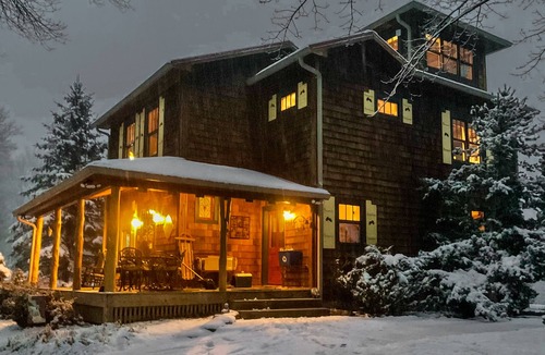Grassy Creek Cottage | Come experience absolute tranquility. without roughing it!