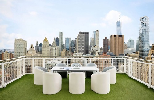 SoHo Hotel | Comfort and Convenience! Parking, Pets Allowed, Close to Elizabeth Street Garden