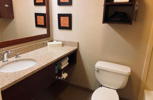 Sturbridge Hotel | Comfort Inn & Suites Sturbridge-Brimfield