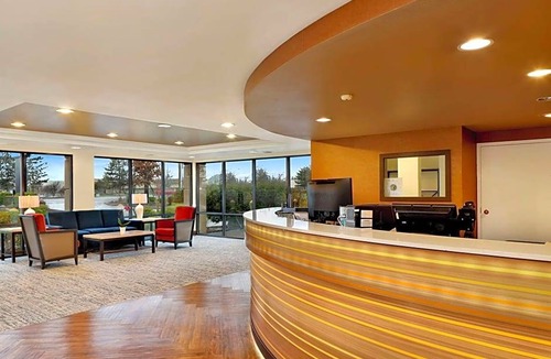 Guide Meridian Hotel | Comfort Inn Bellingham