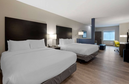 Mount Auburn Hotel | Comfort Suites Cincinnati University - Downtown