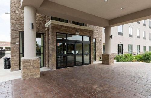 Chinatown Hotel | Comfort Suites near Westchase on Beltway 8