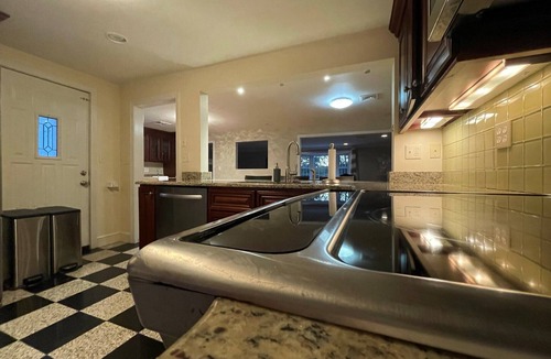 Weston House | Comfortable 4 Bedroom Home with a Large Deck