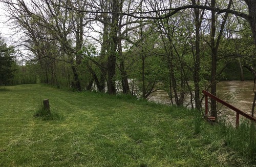 Toms Brook Cottage | Comfortable, 4-person cottage, within a 2000' hike to the Shenandoah River.